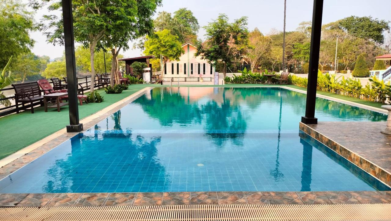 Toh Buk Seng Ayutthaya Hotel מראה חיצוני תמונה