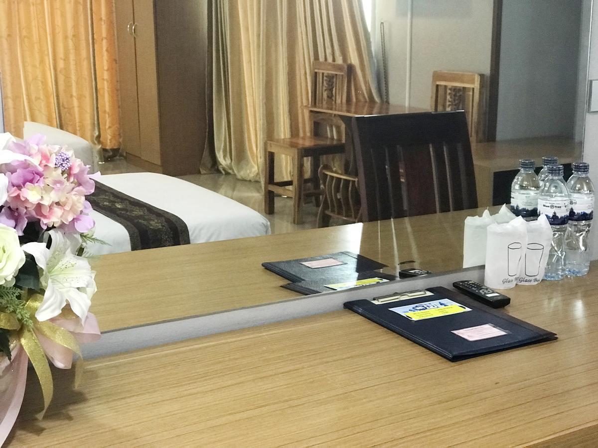Toh Buk Seng Ayutthaya Hotel מראה חיצוני תמונה