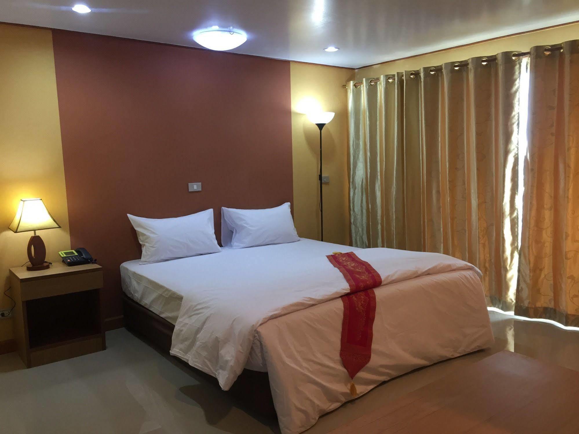 Toh Buk Seng Ayutthaya Hotel מראה חיצוני תמונה